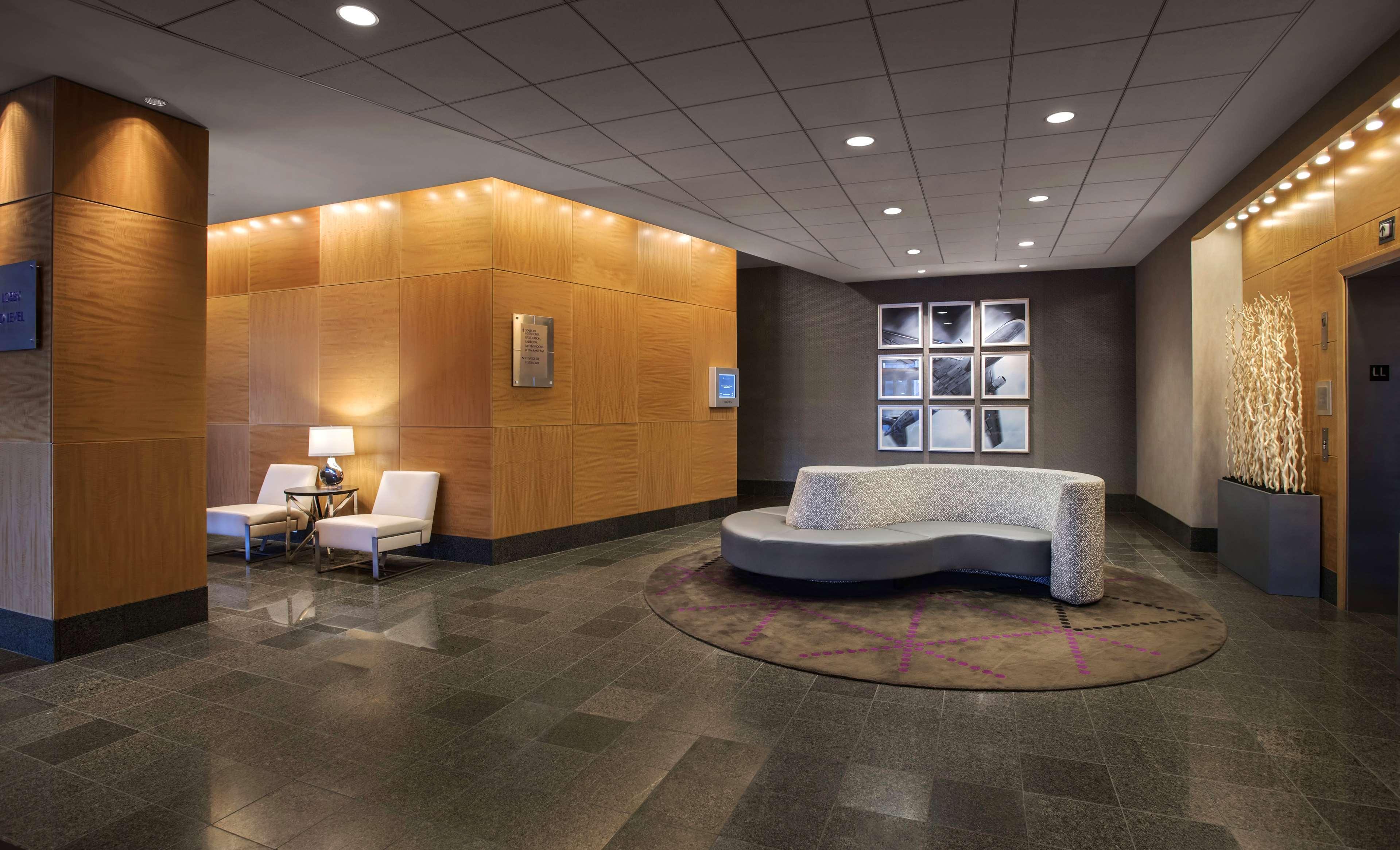 Отель Hyatt Regency Pittsburgh International Airport Clinton Экстерьер фото